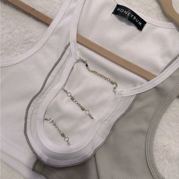 Crop top with rhinestone - Picture 3 of 4